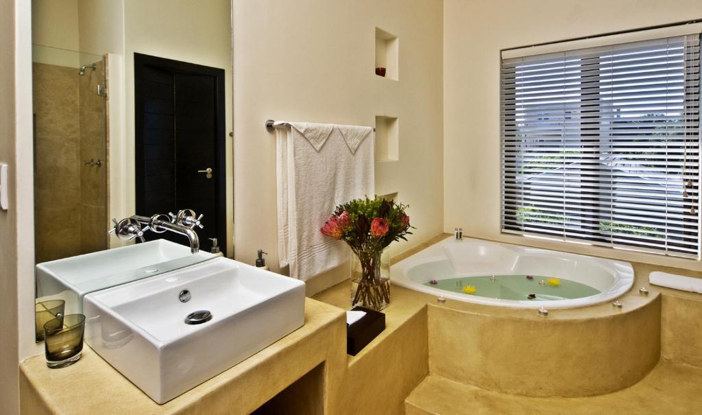 Lodge On The Lake And Wellness Spa Wildernis Rum bild