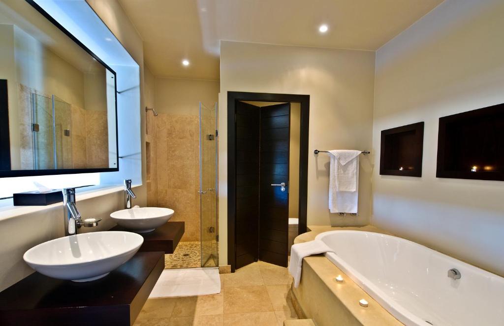 Lodge On The Lake And Wellness Spa Wildernis Rum bild